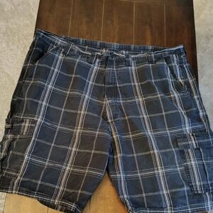 Wrangler Men's Dark Plaid Cargo Shorts